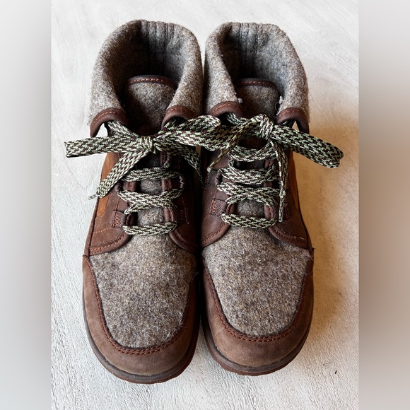 Chaco Women's Barbary Pinecone Leather Wool Hiking Boots Size 6.5‎ - Picture 2 of 13